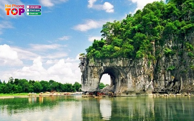 Nui-voi-danh-lam-thang-canh-noi-tieng-dat-cang-2