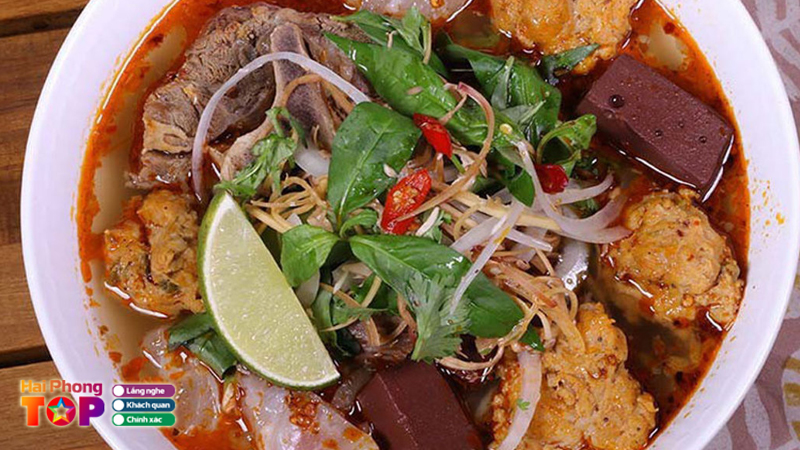 Top-10-quan-bun-bo-hai-phong-ngon-cang-an-cang-me