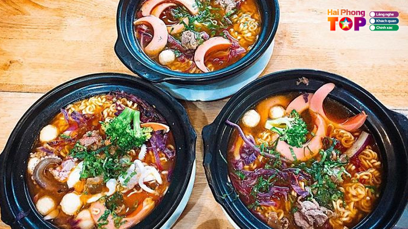 Top-5-quan-mi-cay-o-hai-phong-ngon-xuyt-xoa