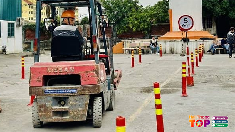 Top-5-dia-chi-day-lai-xe-nang-tai-hai-phong-hieu-qua-nhat