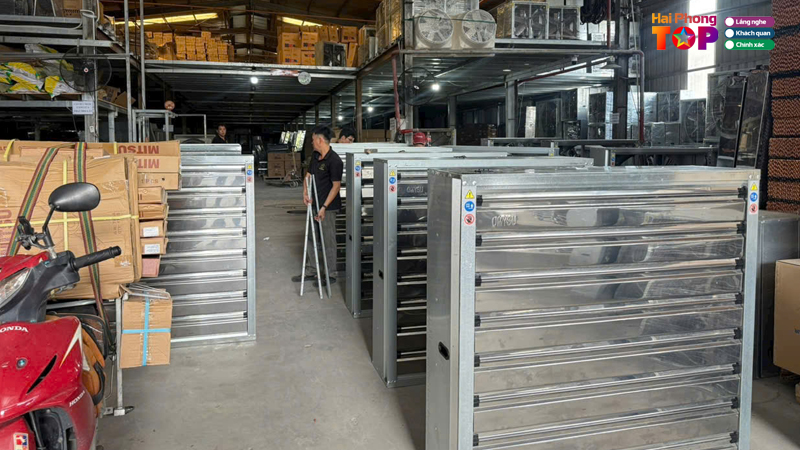 Quat-phu-dat-vuong-va-dong-quat-thong-gio-vuong-cho-he-thong-hut-khi-thai